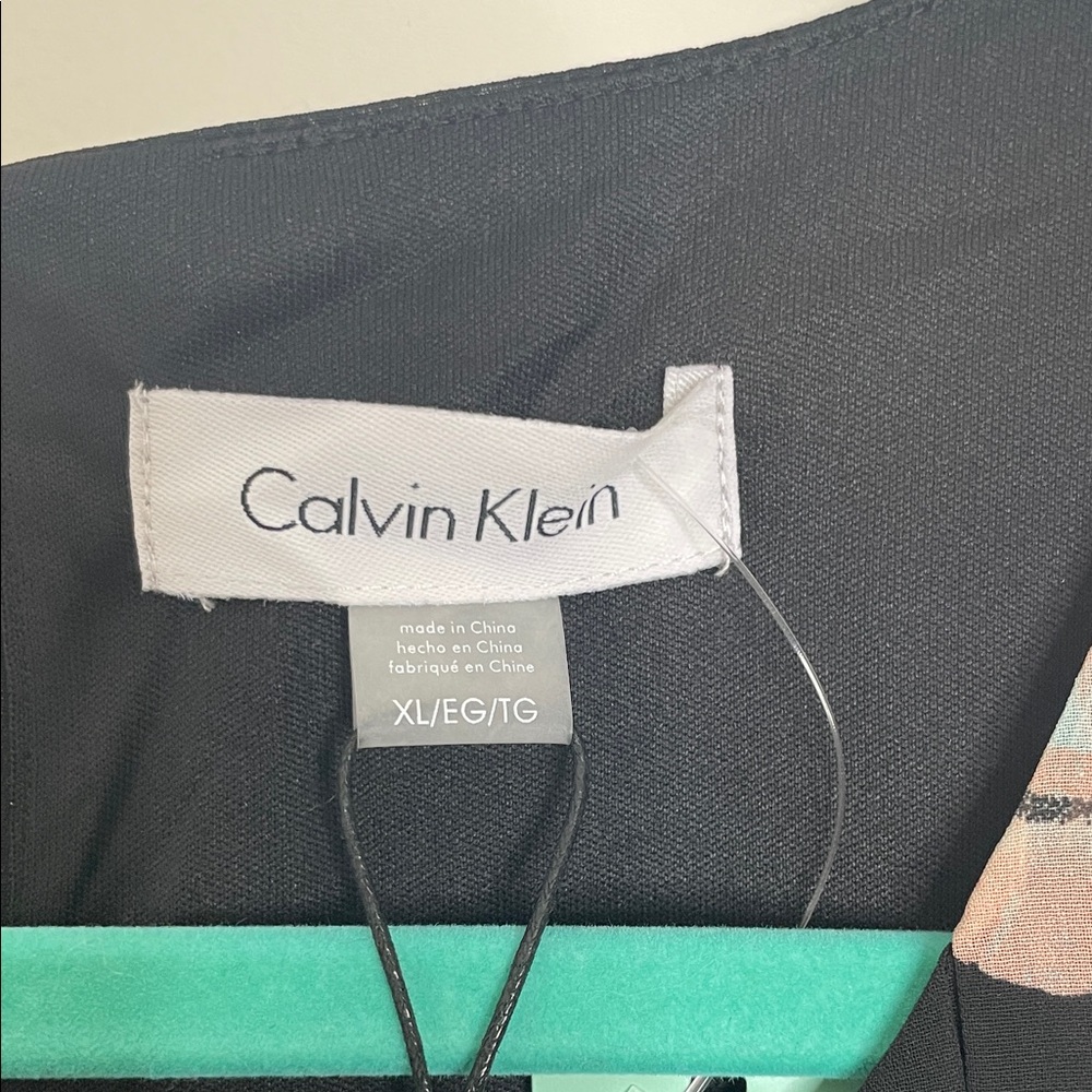 Calvin Klein Women's Sleeveless Floral Blouse - Black and Cream - Picture 2 of 6
